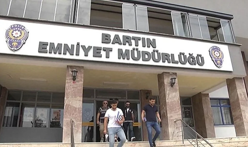 Cinsel içerikli görüntülerle şantaj: 3 tutuklu