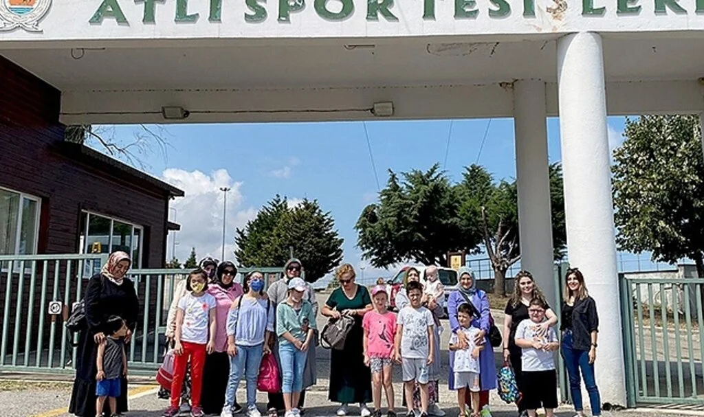 Özel çocuklara atlı terapi