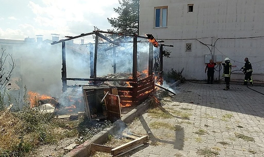 Çocukların ateşle oyunu yangın çıkardı