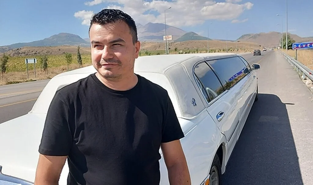 Çocukluk hayaliydi... Paris’ten Kayseri’ye limuziniyle geldi