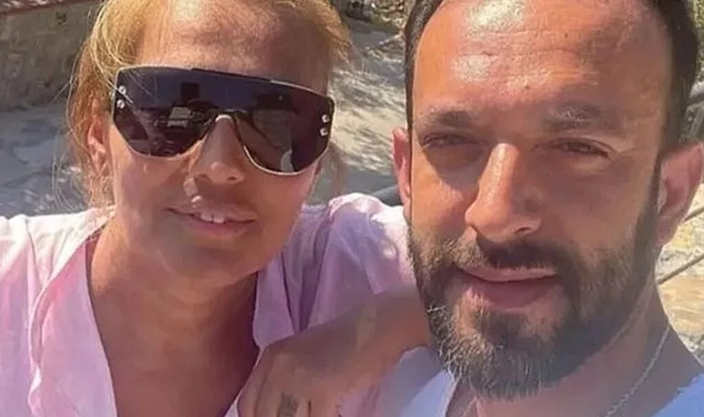 Demet Akalın'ın başından aşağı şampanya döktüğü kişi konuştu!