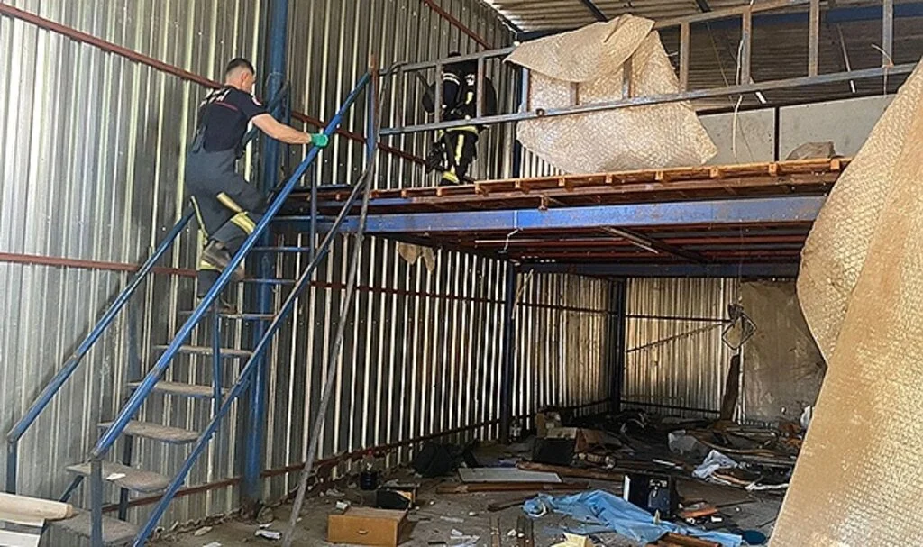  Depoda çıkan yangın kısa sürede söndürüldü