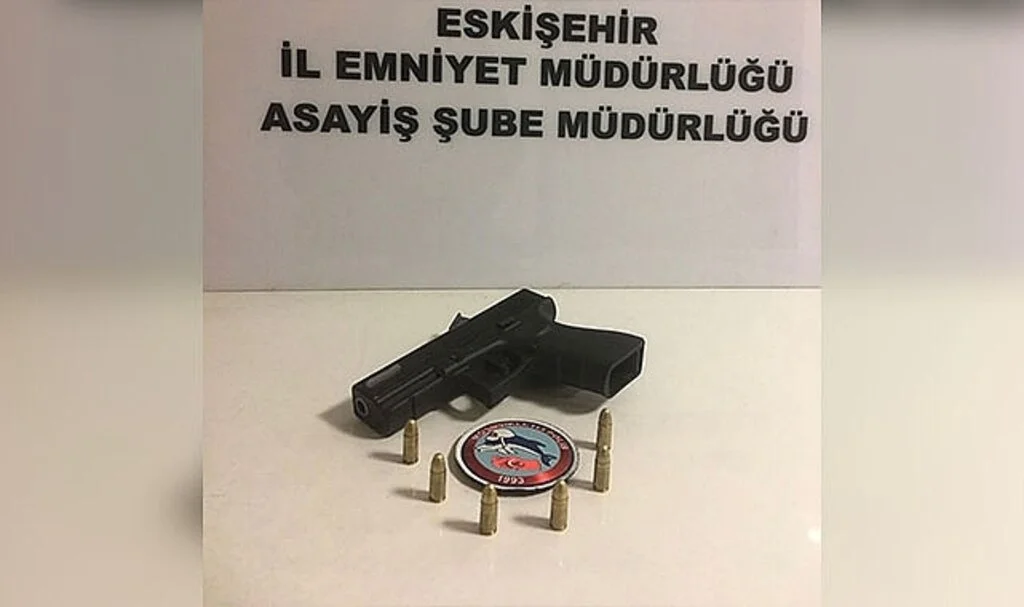 Düğün konvoyunda havaya ateş açan şahıs yakalandı