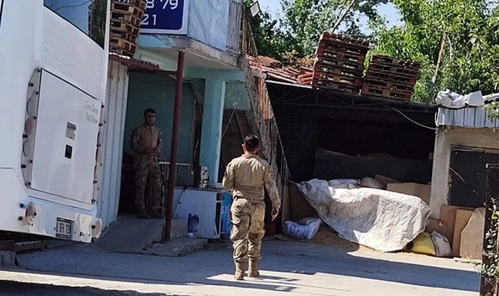 Düğüne giden 9 yaşındaki Emirhan maganda kurşununun kurbanı oldu