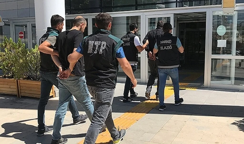 Elazığ'da uyuşturucu taciri 2 şüpheli tutuklandı