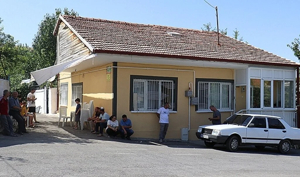 Elektrik akımına kapılarak hayatını kaybeden çocuk doğum gününde toprağa verildi