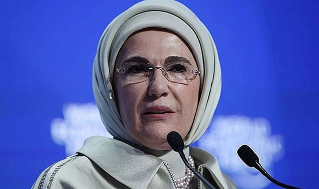 Emine Erdoğan'dan Şule Yüksel Şenler paylaşımı: Sabrın ve adanmışlığın hayattaki karşılığı