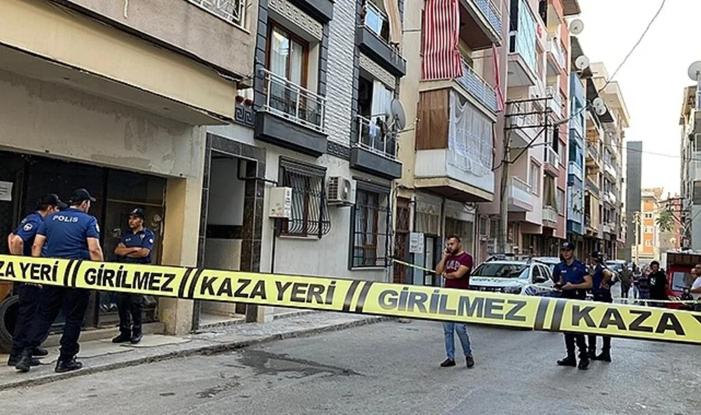 Eşini ve kayınpederini öldüren, 2 baldızını da vuran koca daha önce de eşini bıçaklamış