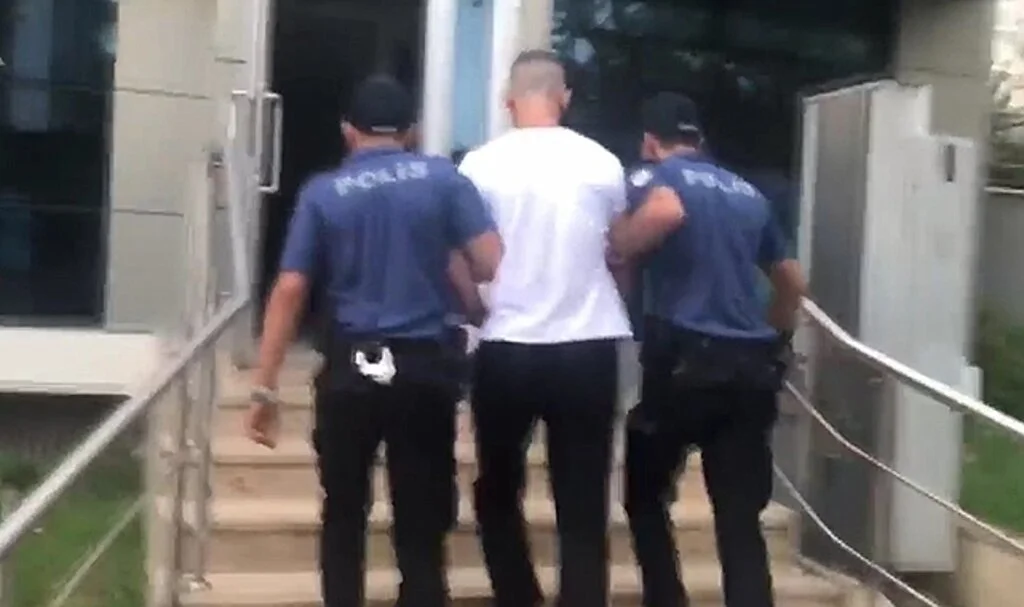 Eski eşinin arkadaşlarını yaralayan şahıs gözaltına alındı