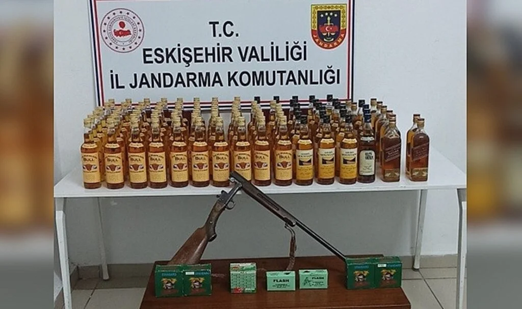 Eskişehir’de 92 şişe bandrolsüz alkollü içki ele geçirildi