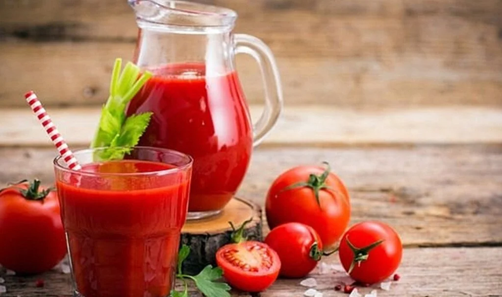 Ev yapımı domates suyu