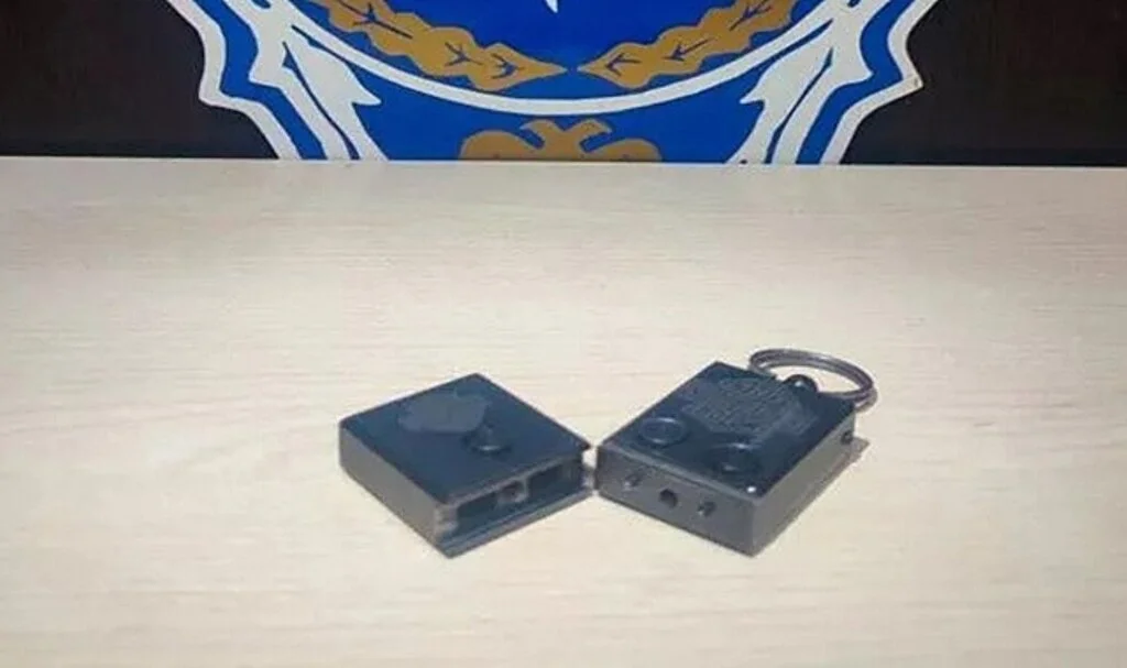 Garaj kumandası görünümlü suikast silahıyla yakalandı