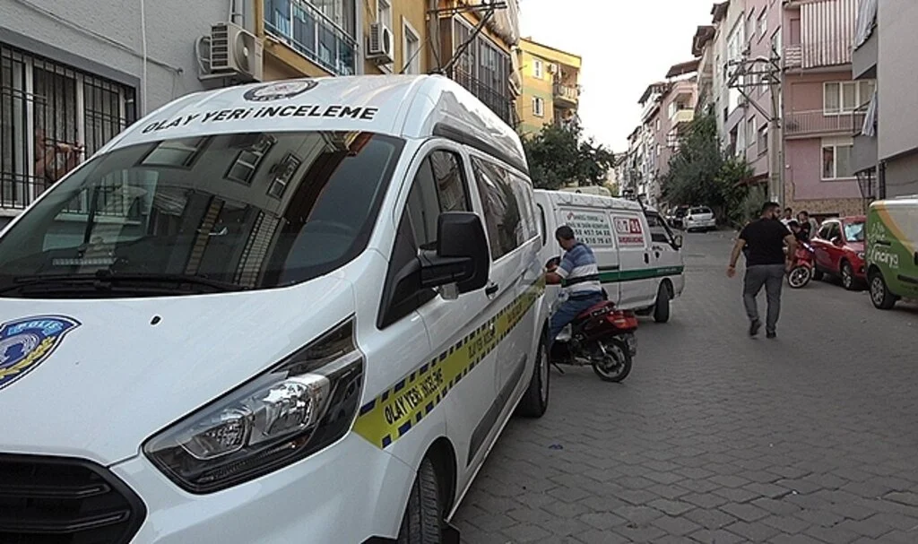Genç aşçı apartmanın merdiveninde ölü bulundu