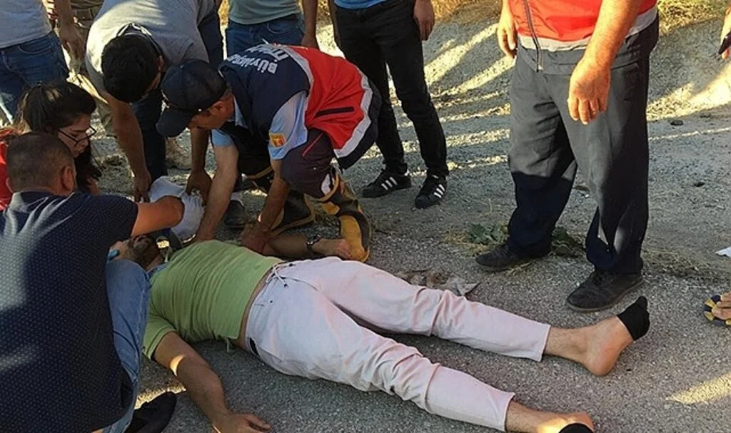 Gevaş’ta trafik kazası: 3 yaralı