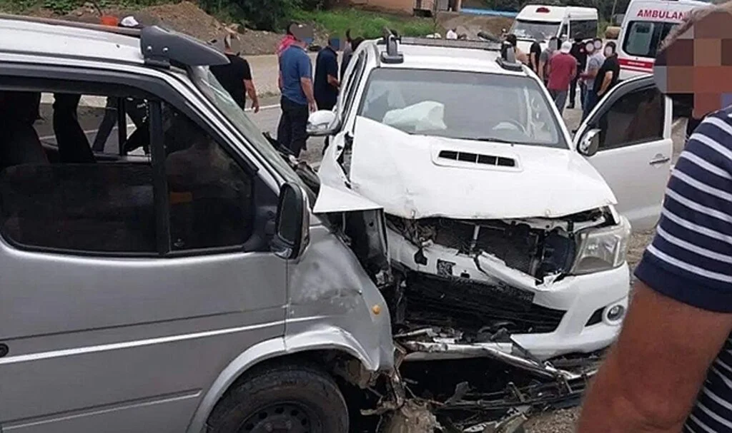 Giresun’da trafik kazası: 13 yaralı