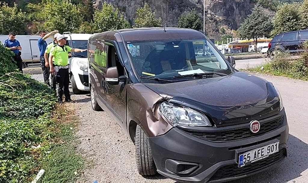 Hafif ticari aracın çarptığı yaya ağır yaralandı