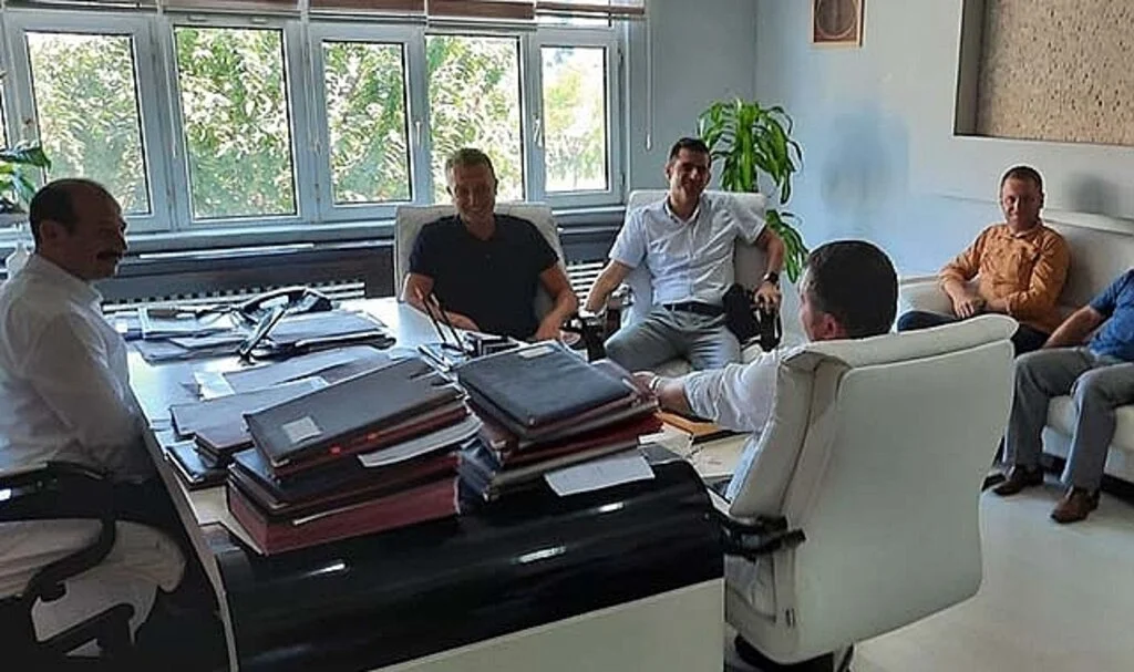 Hakemlerden Gençlik ve Spor İl Müdürü Feyzullah Dereci'ye ziyaret 