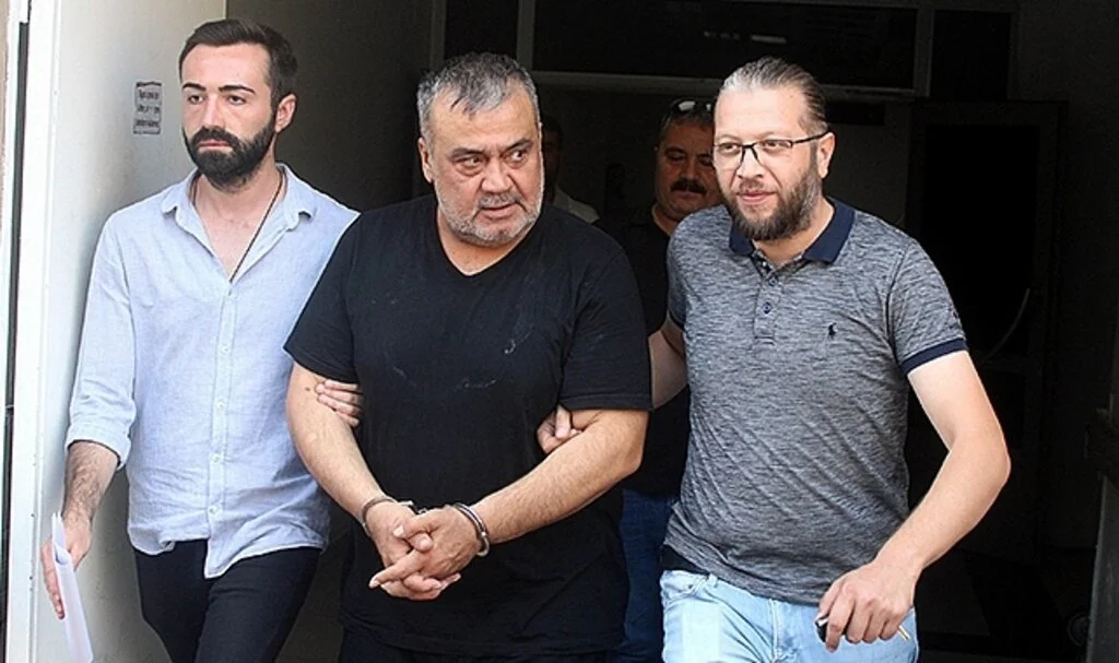 Husumetlilerine kurşun yağdıran Ünlü sanatçı Metin Işık ve oğlu adliyede