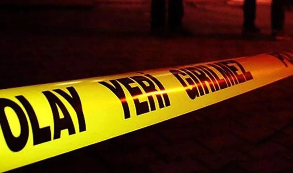 İki ticari araç kafa kafaya çarpıştı: 1 ölü, 3 yaralı