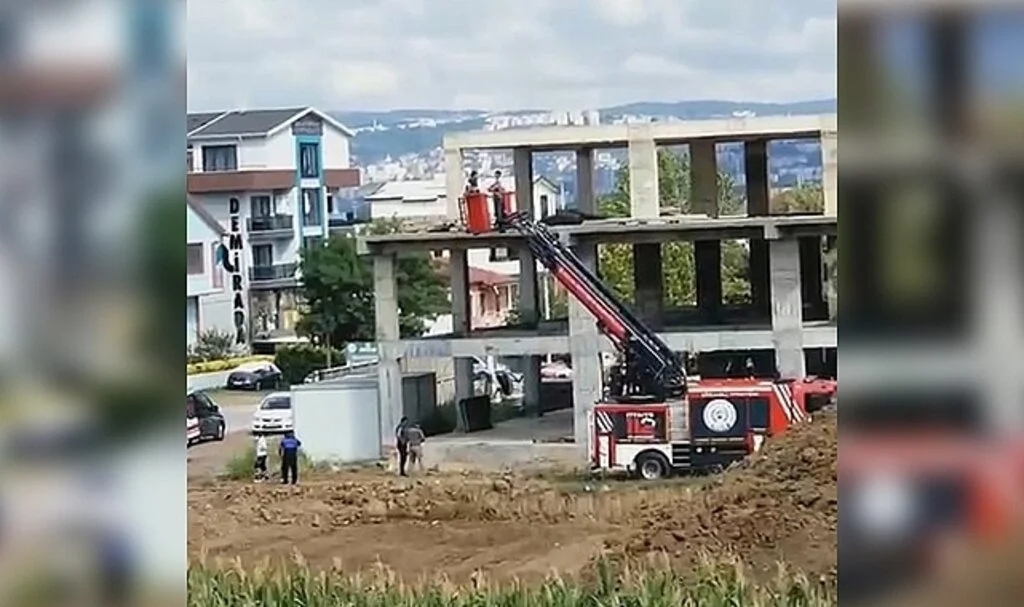 İnşaat boşluğuna düşen işçi yaralandı