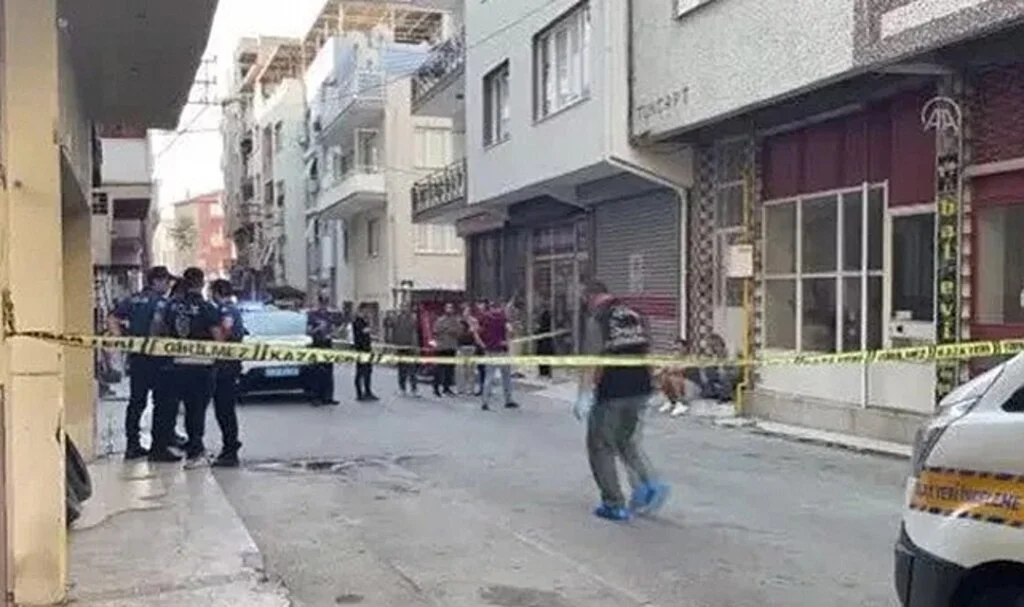 İzmir’de aile katliamı: Balkondan girip, kurşun yağdırdı