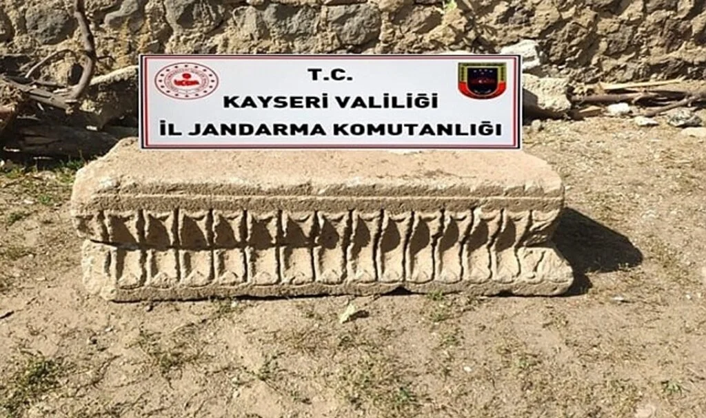 Kaçak kazı yapan tarihi eser kaçakçıları jandarmadan kaçamadı