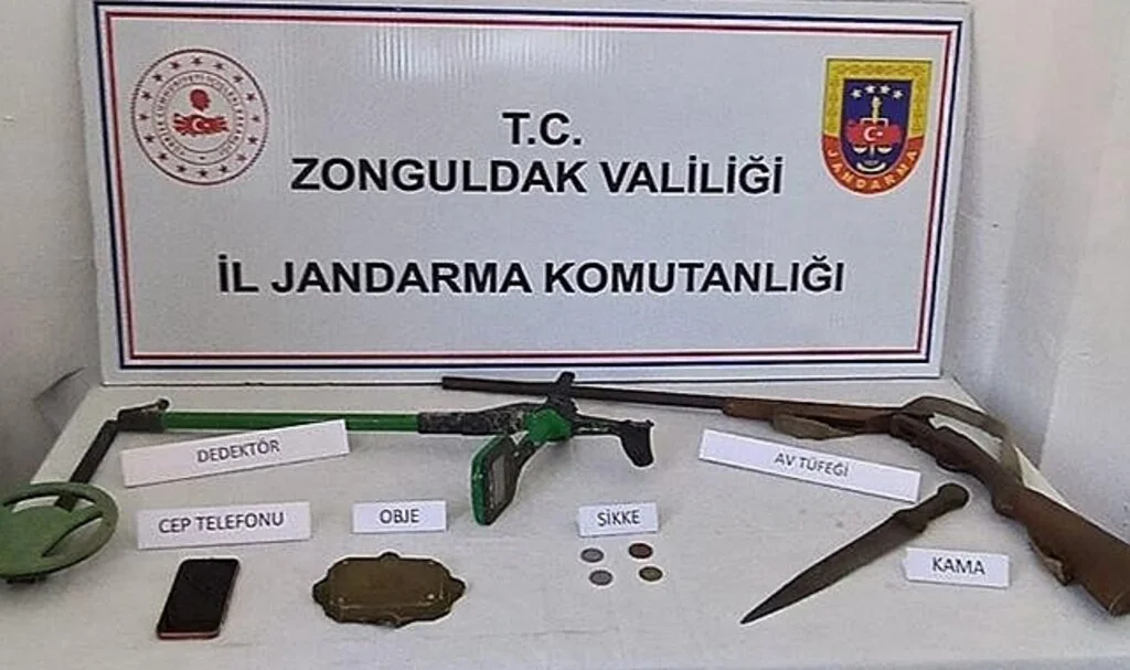 Kaçak kazı yaptı, evinde yakalandı