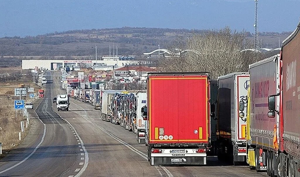 Kara sınır kapılarındaki ticari araç trafiği Kovid-19 öncesi döneme yaklaşıyor