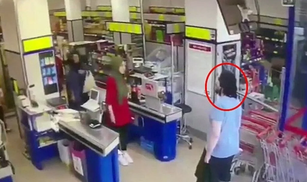 Kasiyere bıçak çekip zorla kasadaki paralara aldı! İfadesi şoke etti