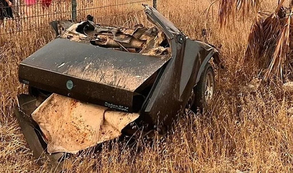 Kaza yapan otomobil ikiye bölündü: 2 ölü