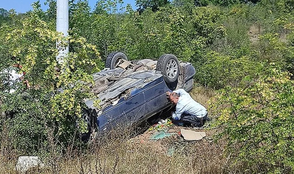 Kontrolden çıkan otomobil takla attı: 2 yaralı