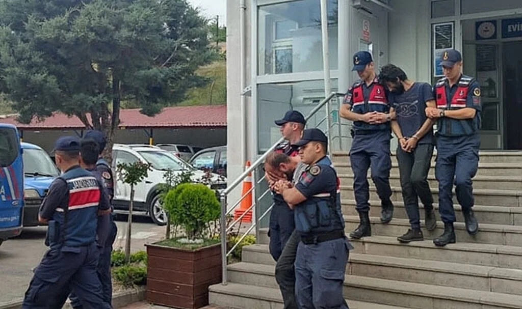 Köylerde kablo hırsızlığı yapan 3 şüpheli tutuklandı