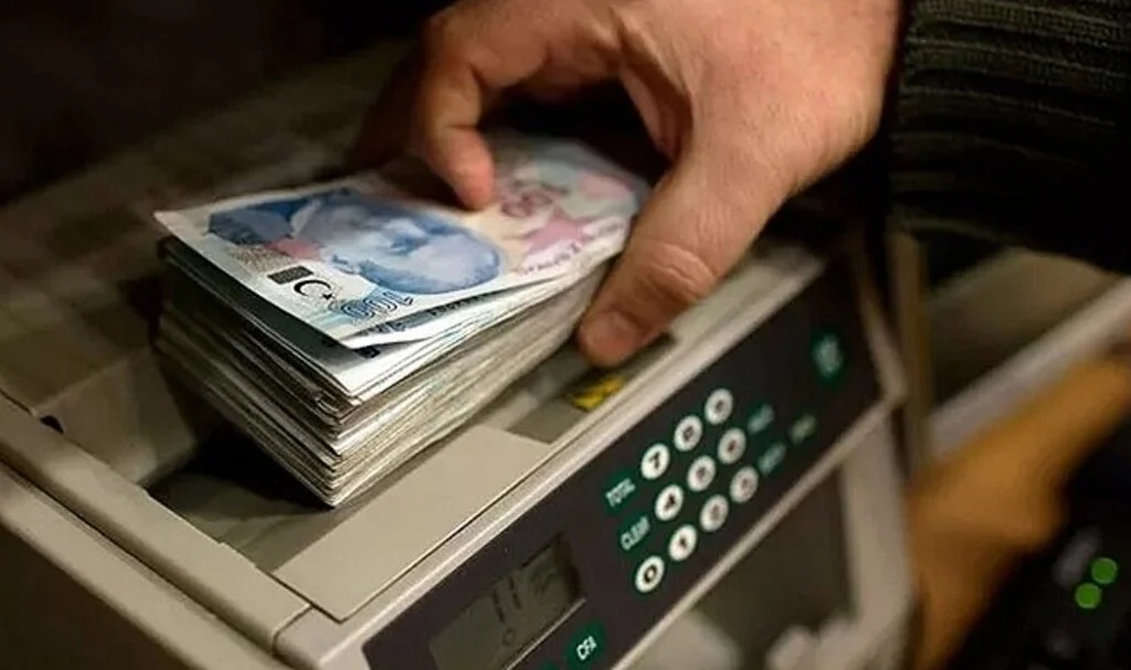 Kredi borcu olan emekliler dikkat! Maaşınız bloke olabilir… Mahkeme ‘serbest irade’ diyerek bankaları haklı buldu