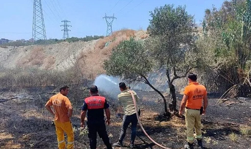 Kuşadası’nda korkutan yangın