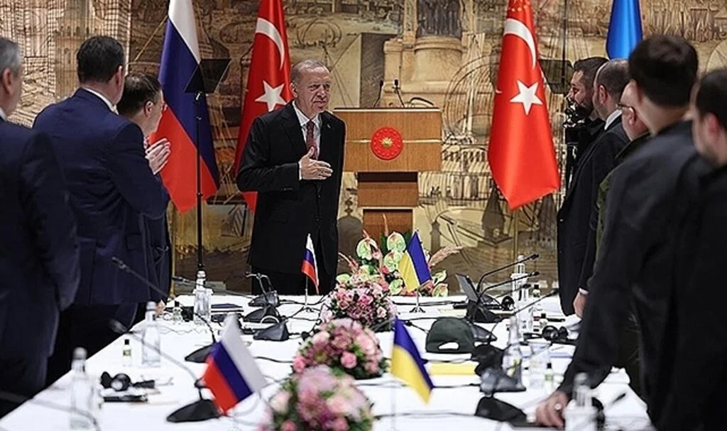 Le Figaro: Erdoğan’ın diplomasisi Türkiye’yi uluslararası sahnede vazgeçilmez konuma getirdi