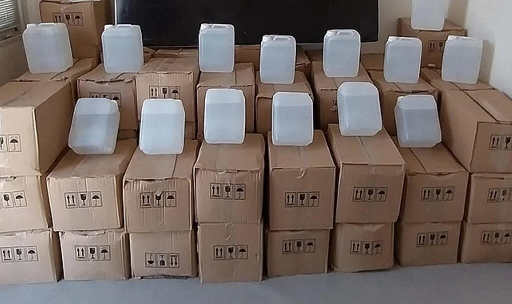 Litrelerce kaçak etil alkolle yakalandı