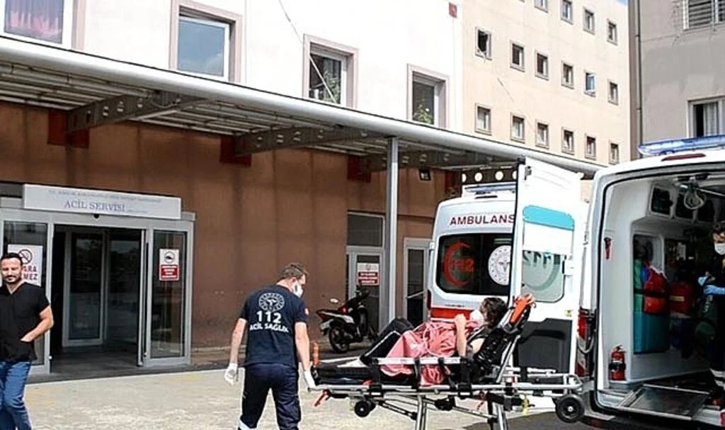 Marmara Denizi'nde 4 genç boğulmanın eşiğinden döndü