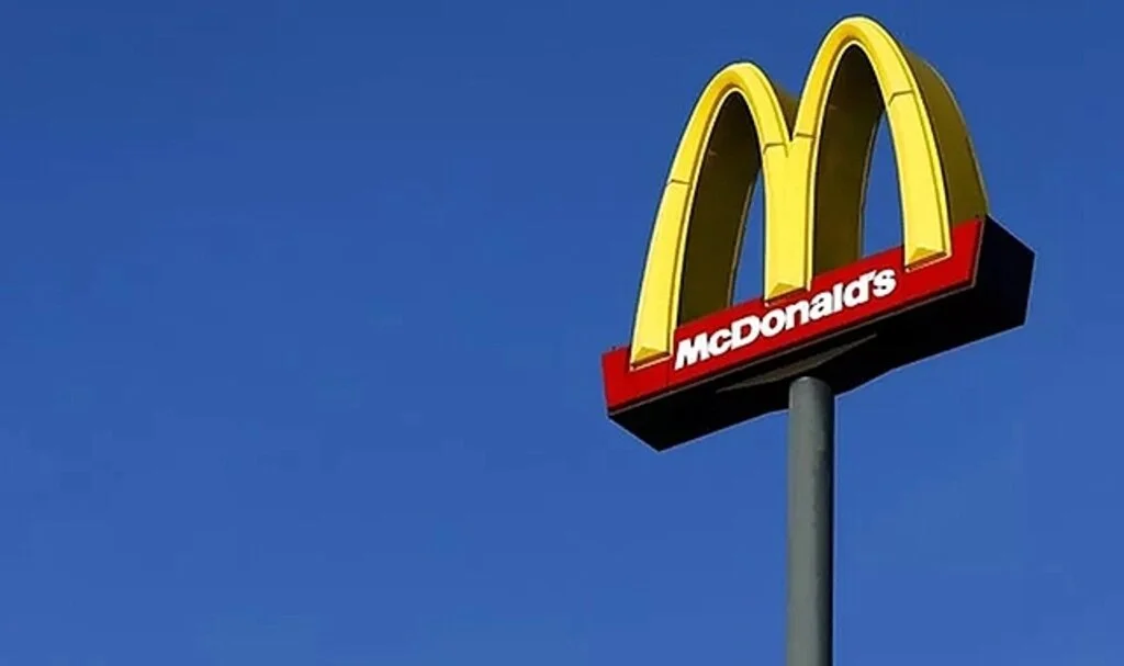 McDonald's çalışanı, müşteriye soğuk patates servis ettiği gerekçesiyle boynundan vuruldu