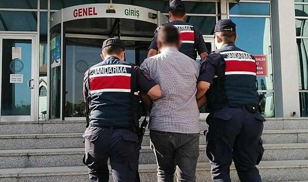 Mersin'de aranan 26 şüpheli yakalandı