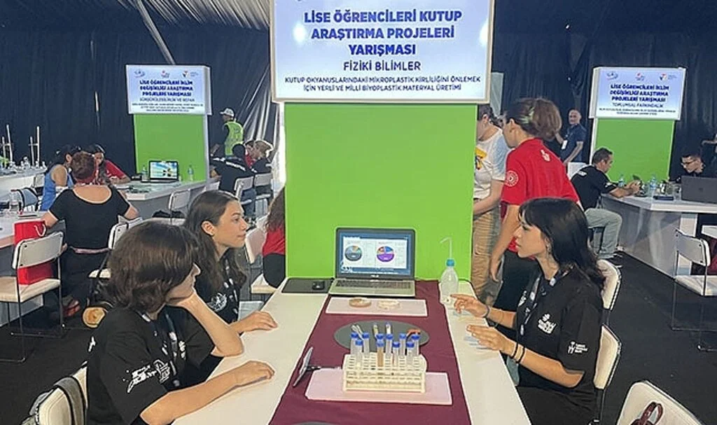 Meşe palamudundan üretilen plastik suda 1 ayda çözünebilecek