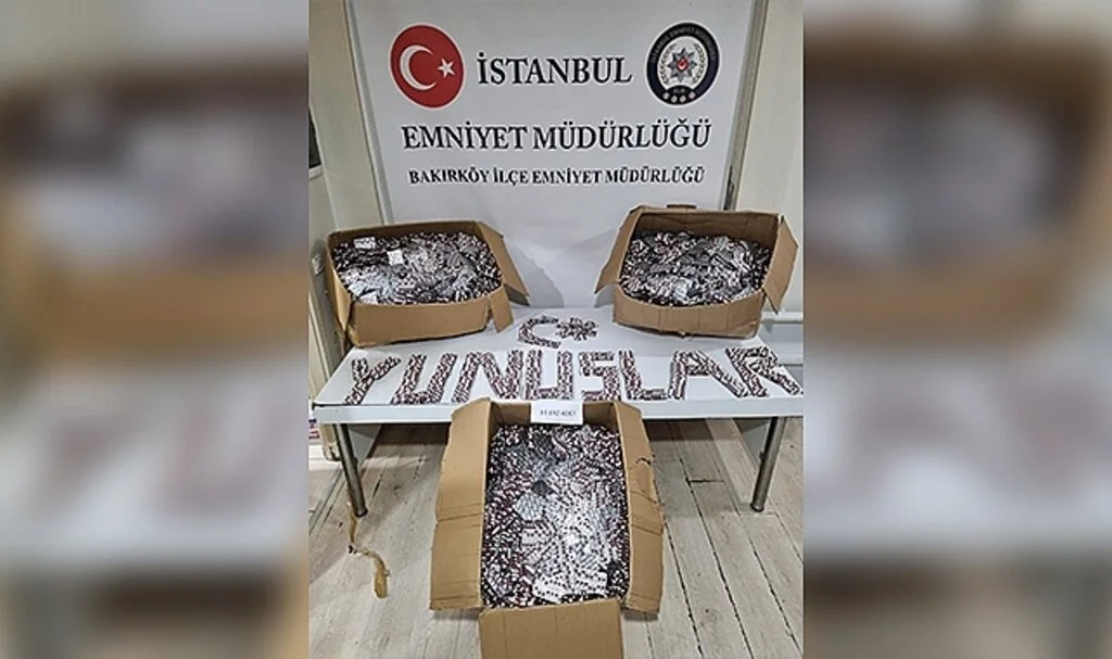 Motosikletle uyuşturucu taşıyan zanlılar polise yakalandı