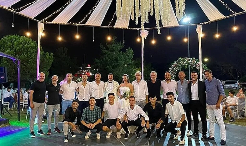 Mustafa ve Cansu dünya evine girdi