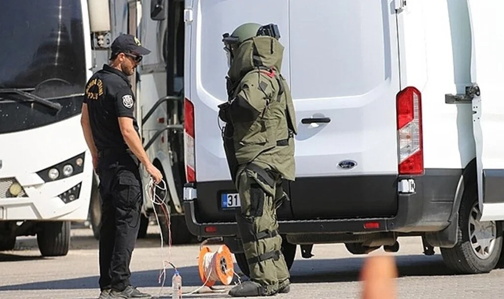 Ölümle yaşam arasında hamle yapan bomba uzmanları tedbiri elden bırakmıyor