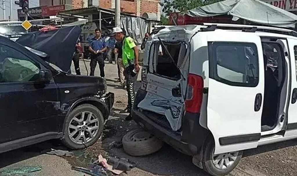 Ölümlü trafik kazasına karışan ve görevden uzaklaştırılan kaymakamla ilgili Bakanlıktan açıklama