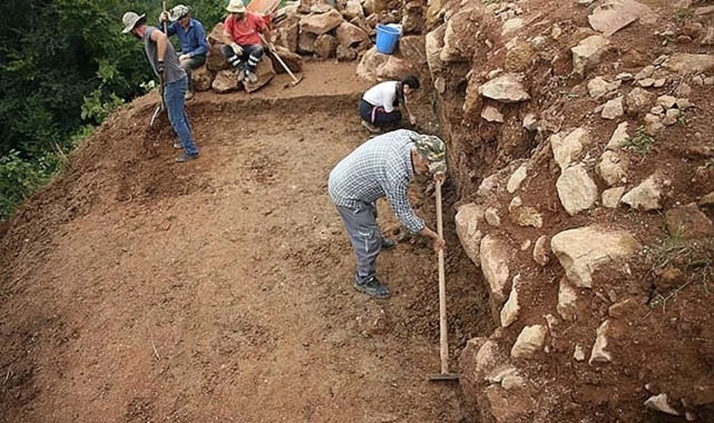 Ordu'da Kurul Kalesi'ndeki kazılarda tarihin izi sürülüyor