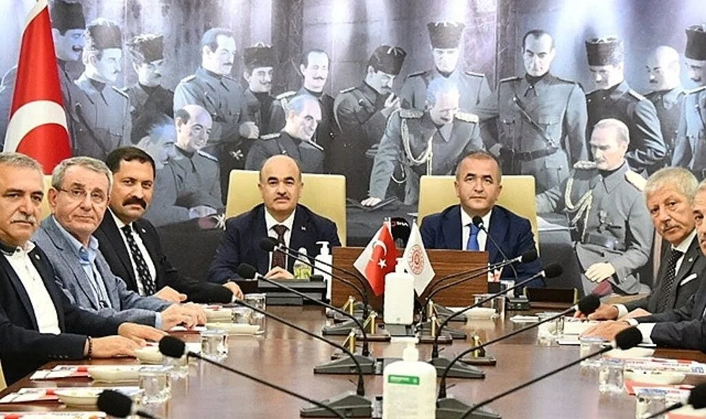 Orta Karadeniz'deki valiler Samsun'da toplandı