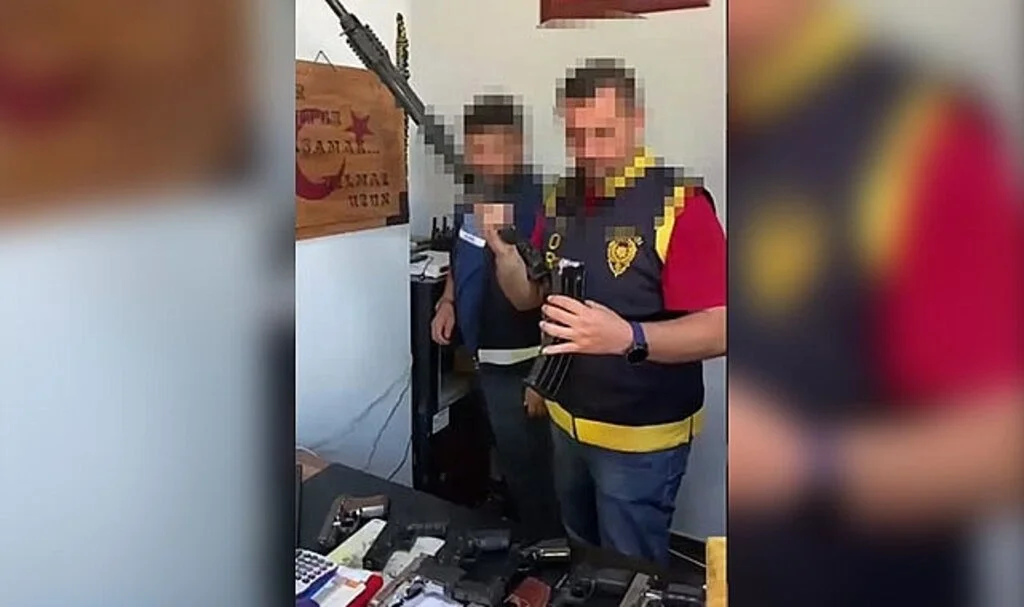 Oto yıkamacının kasasından 8 silah çıktı