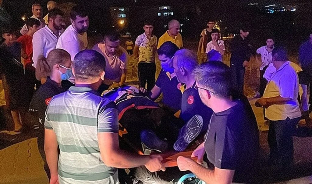 Otomobil ile elektrikli bisiklet çarpıştı: 1 yaralı