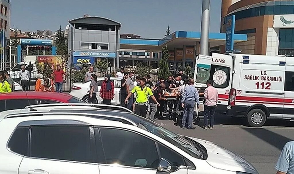 Otomobilin çarptığı yaya yaralandı