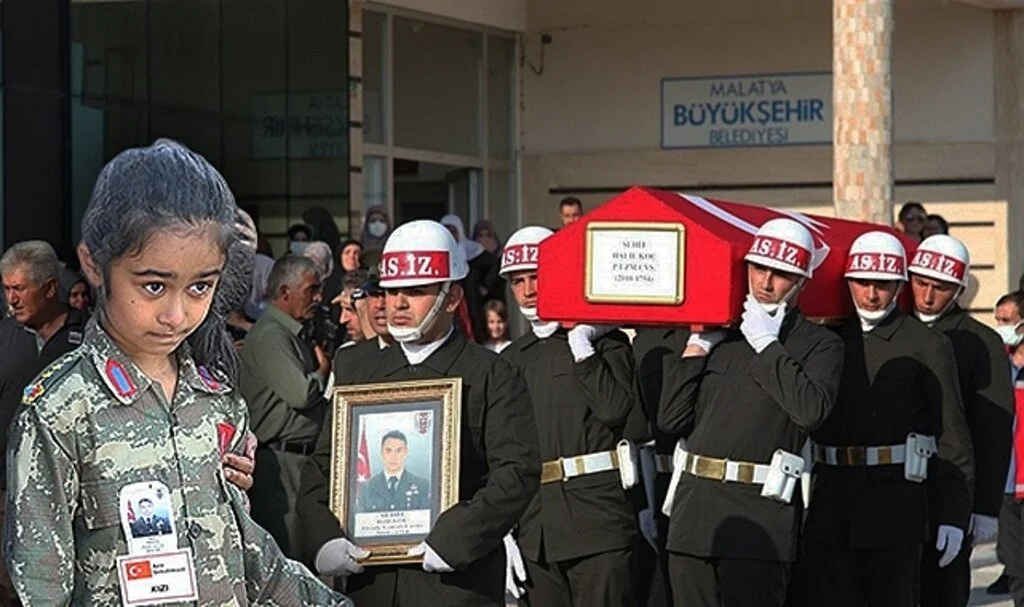 Pençe-Kilit Harekatı’nda şehit olan Uzman Çavuş Halil Koç için cenaze töreni düzenlendi